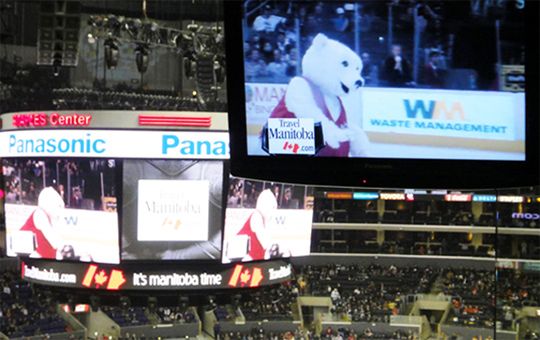 Travel Manitoba Mascot Toba on the Los Angeles Kings ice.