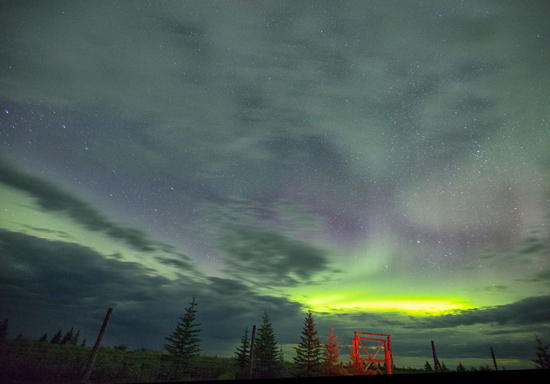 Northern Lights over Nanuk Polar bear Lodge. Jo Eland photo.