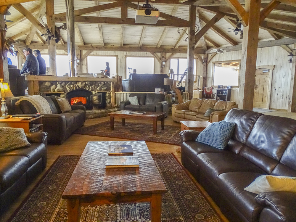 Lounge at Seal River Heritage Lodge. Photo courtesy of Diane Jamieson.
