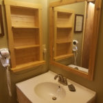 Bathroom. Seal River Heritage Lodge.