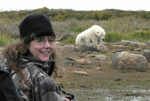 Linda Besse and a polar bear. Seal River Heritage Lodge.