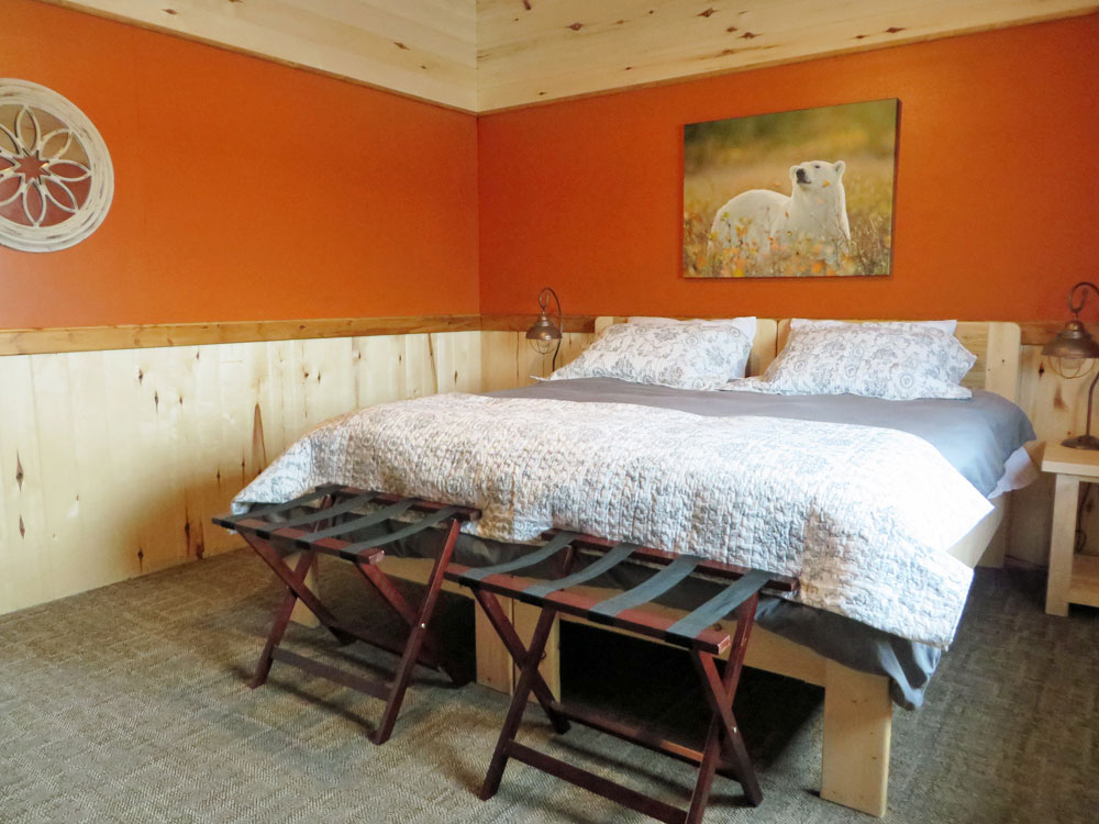 Guest Bedroom. Nanuk Polar Bear Lodge.
