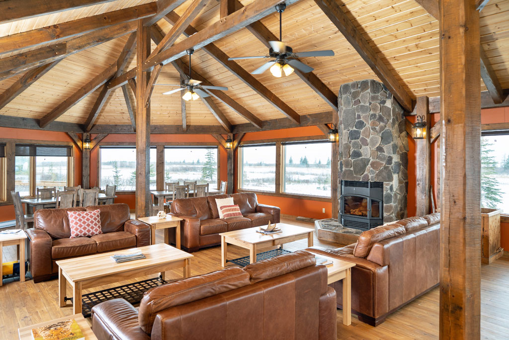 Lounge at Nanuk Polar Bear Lodge. Scott Zielke photo.