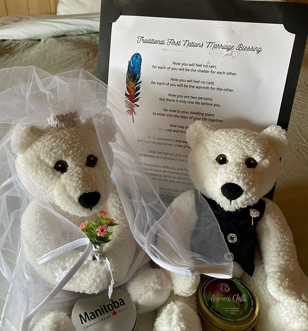 Polar bears with traditional First Nations Marriage Blessing at Seal River Heritage Lodge.