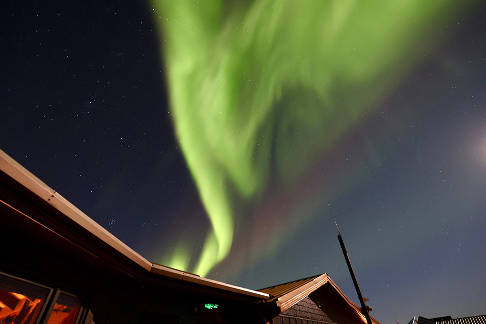 Northern lights above nanuk polar bear lodge. Chris Swindal photo.
